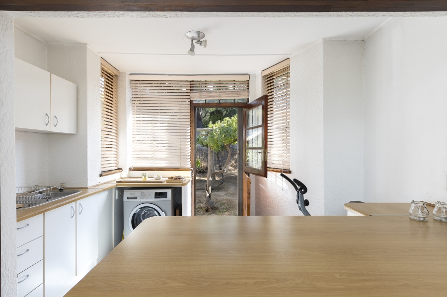 To Let 1 Bedroom Property for Rent in Westridge Western Cape